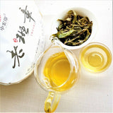 Healthy Drink Organic Green Tea Lao Banzhang Pu'er Tea Pressed Tea 357g